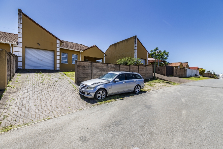 3 Bedroom Property for Sale in Beacon Bay North Eastern Cape